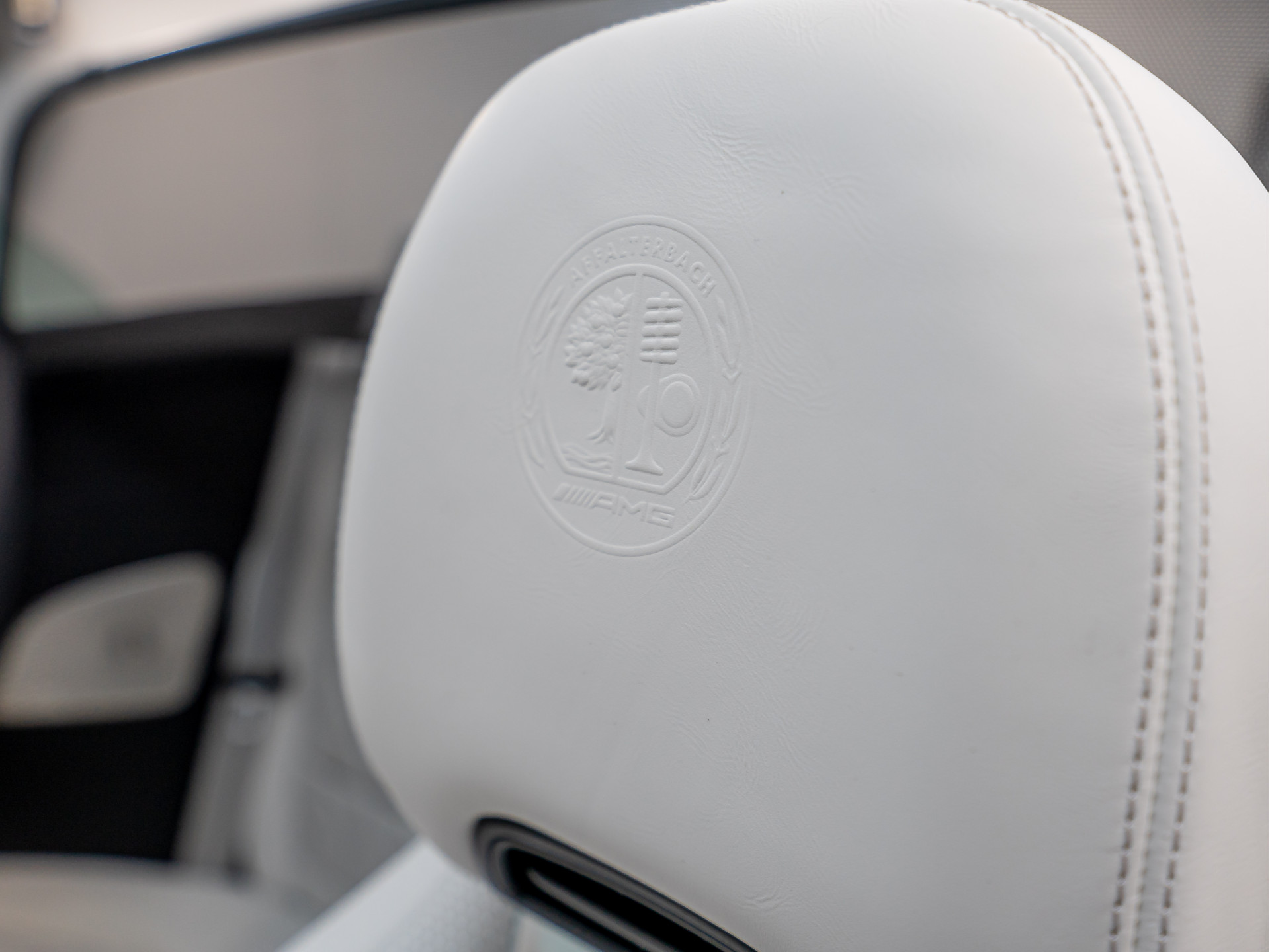 39809130-37.jpg